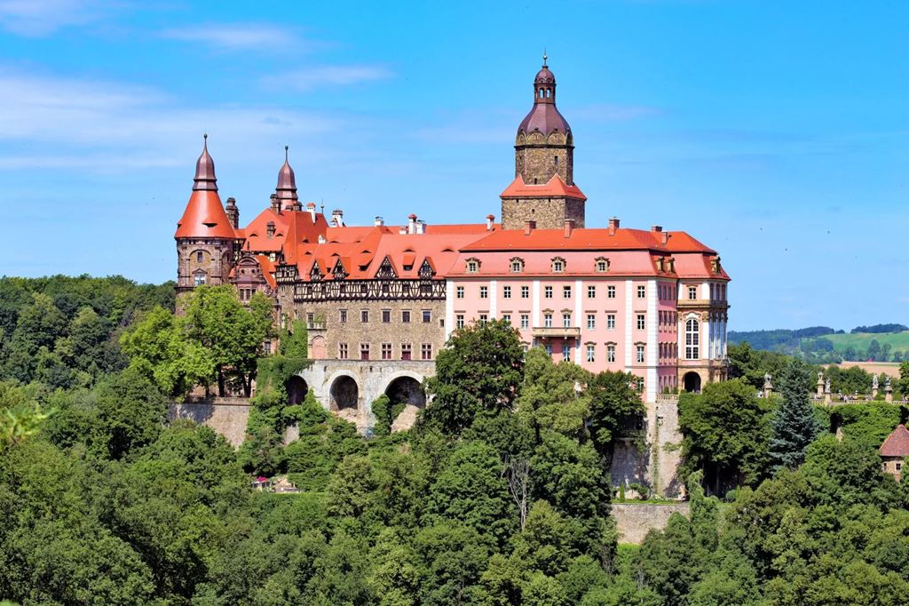 Zamek-Ksiaz-Zahrady-svetel-a-Walbrzych-2